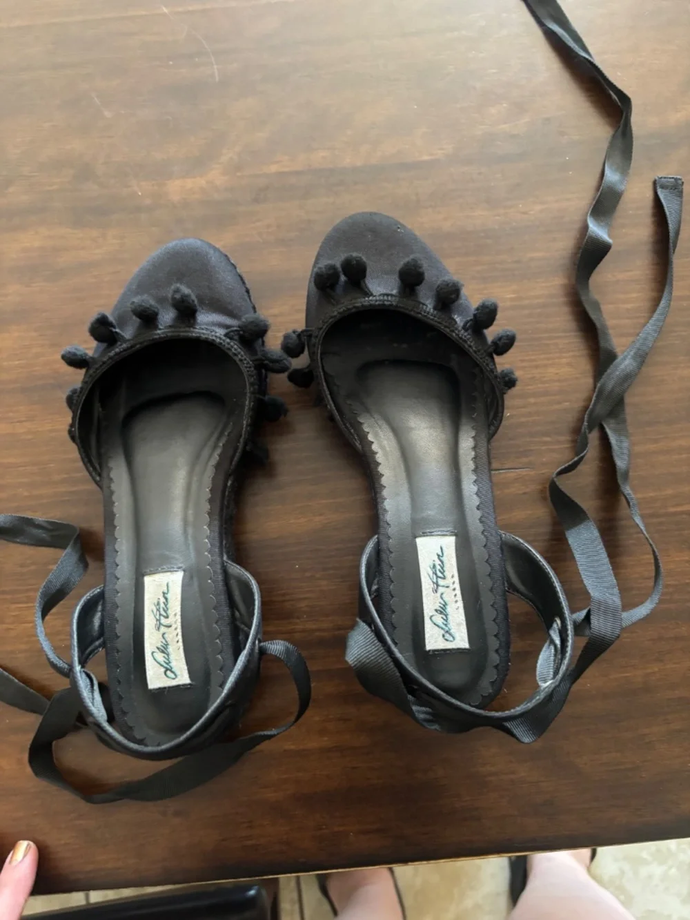 EUC Lulu Hun Espadrilles with Pom Pom Detail Sz 10